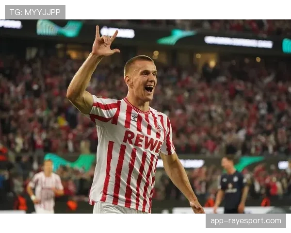 快讯:萨卡伤退,阿森纳被迫变阵。 快讯:萨卡伤退,阿森纳被迫变阵。